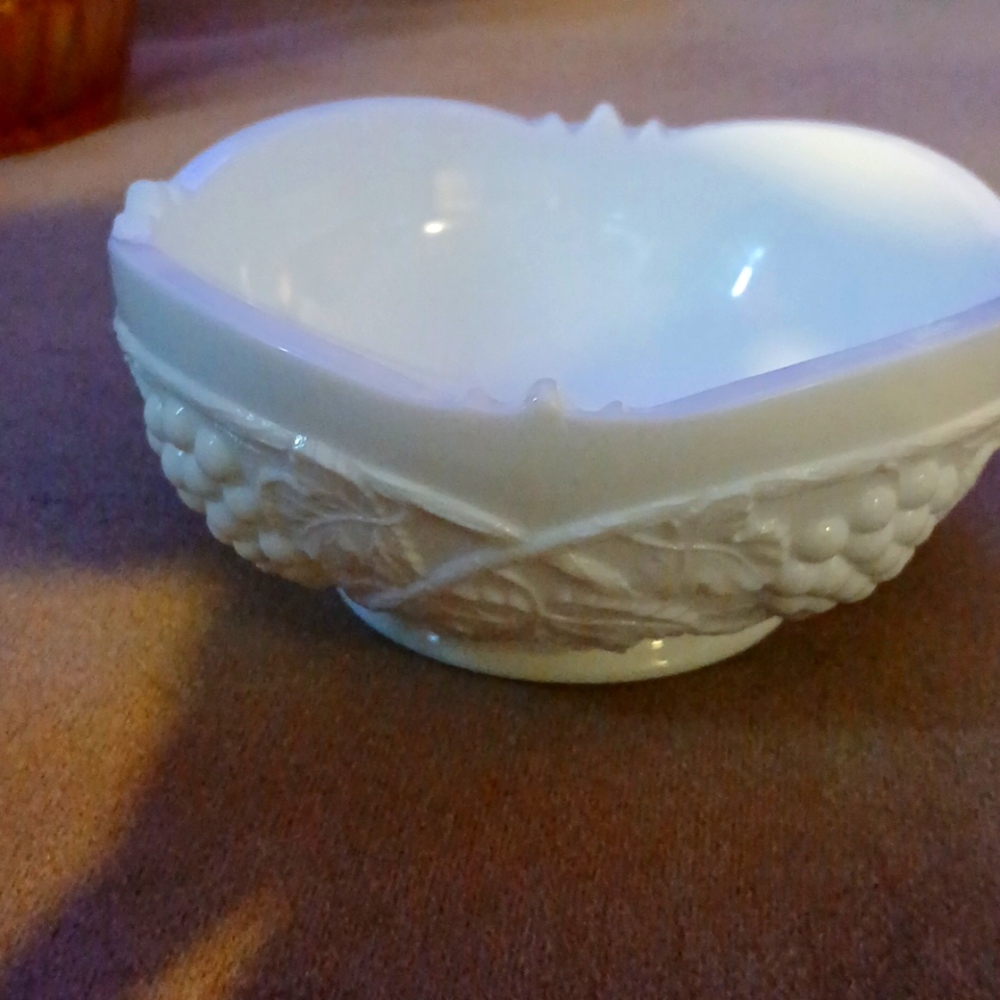 Vintage Duncan & Miller milk glass 4 1/2" bowl